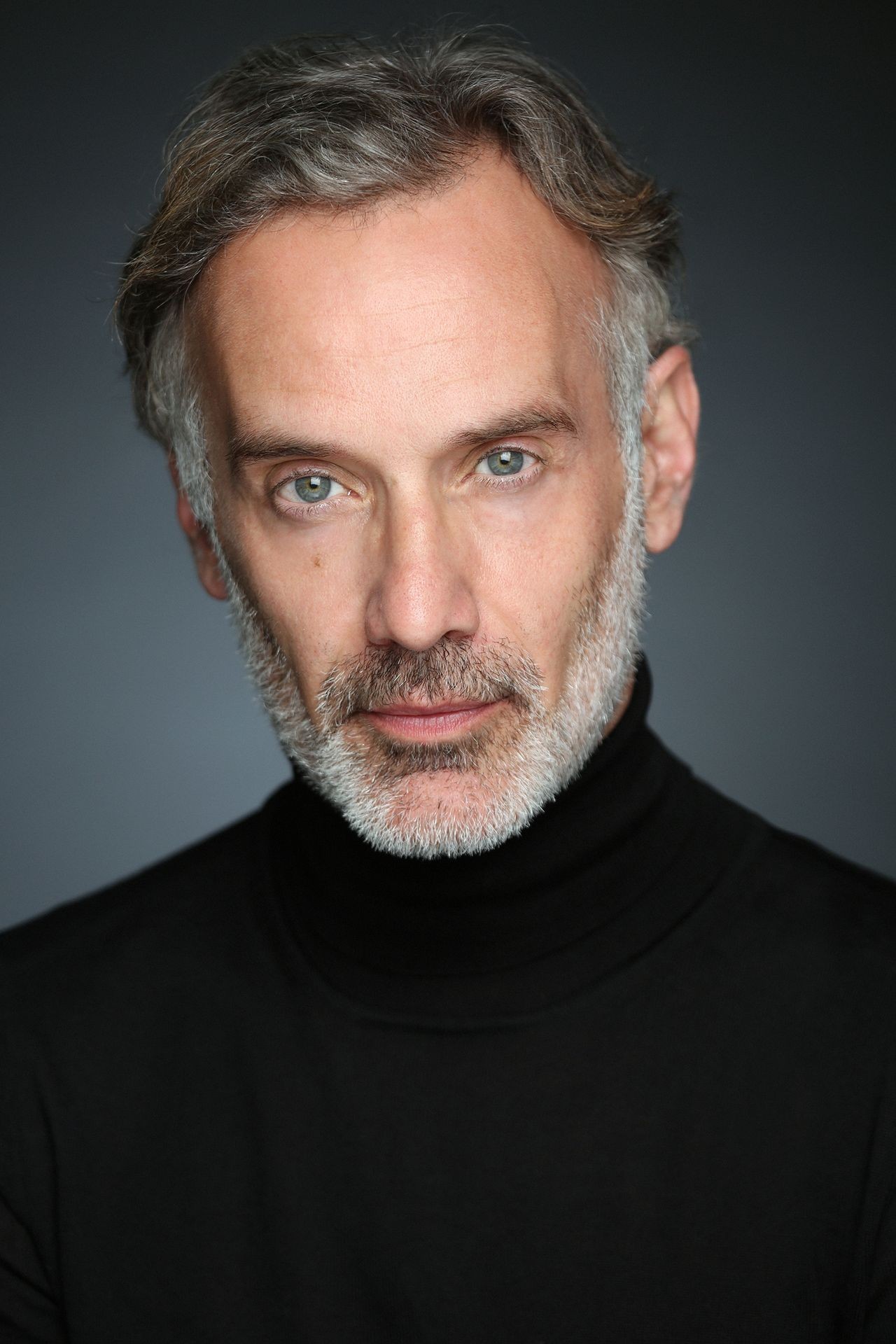 Ivan Ugalde, actor, Divorcia, Coraje, teatro